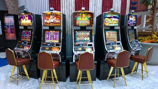 Andar Bahar live table on sayaptoto showing key card and dealing piles